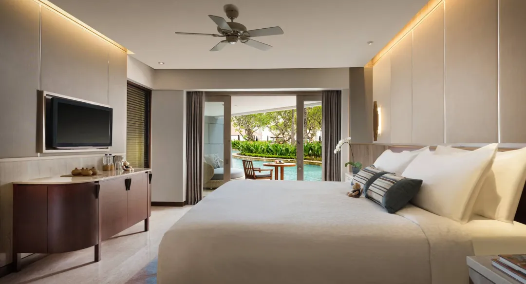 Deluxe Lagoon Access - King Bedroom View