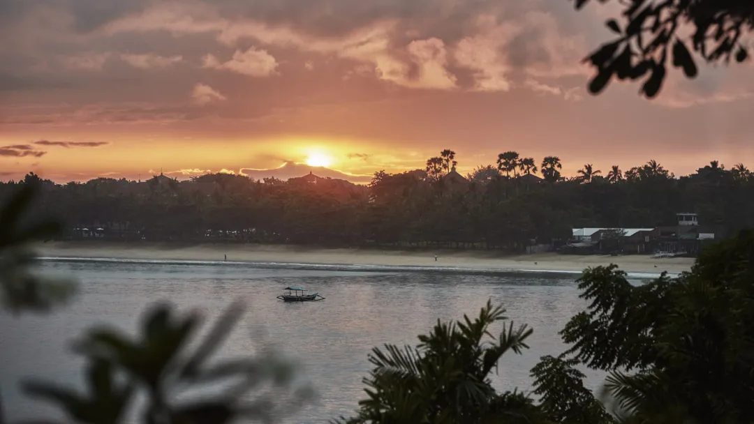 Four Seasons Resort Bali At Jimbaran Bay - Sunrise From the Lobby