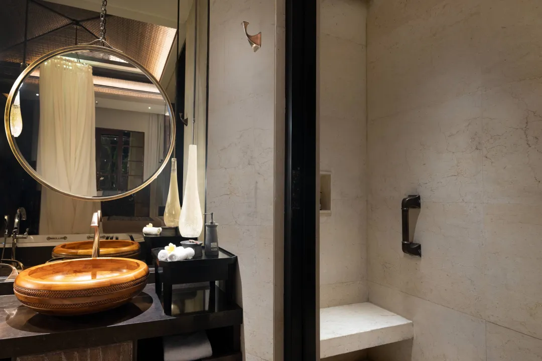 Reserve Suite - Bathroom View