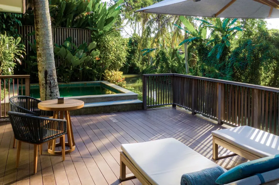 River Pool Pavilion - Terrace Lounge