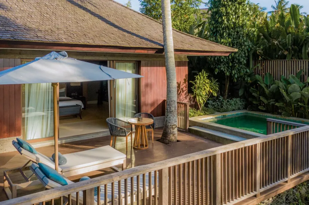 River Pool Pavilion - Terrace Lounge iew