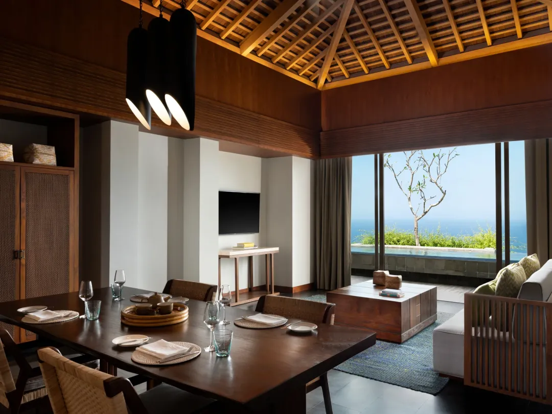 Two Bedroom Sky Penthouse with Pool - Seating Aeria