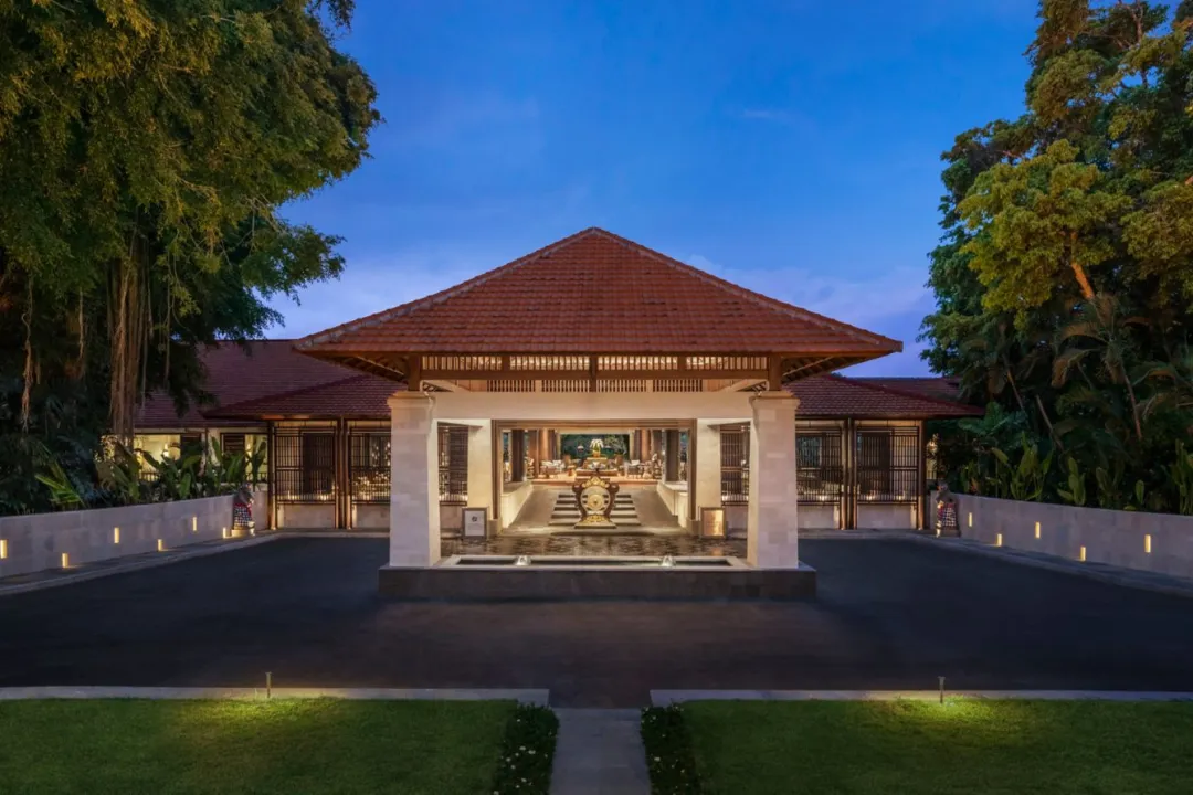 The Laguna, a Luxury Collection Resort & Spa - Hotel Entrance