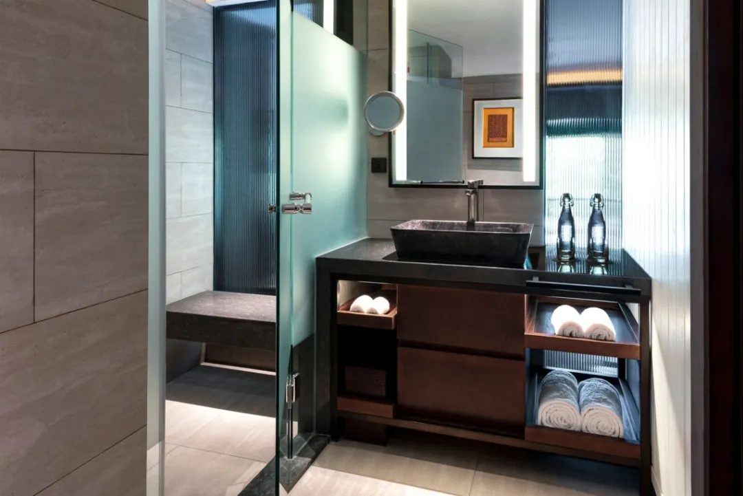 Lagoon Access Studio - Bathroom View