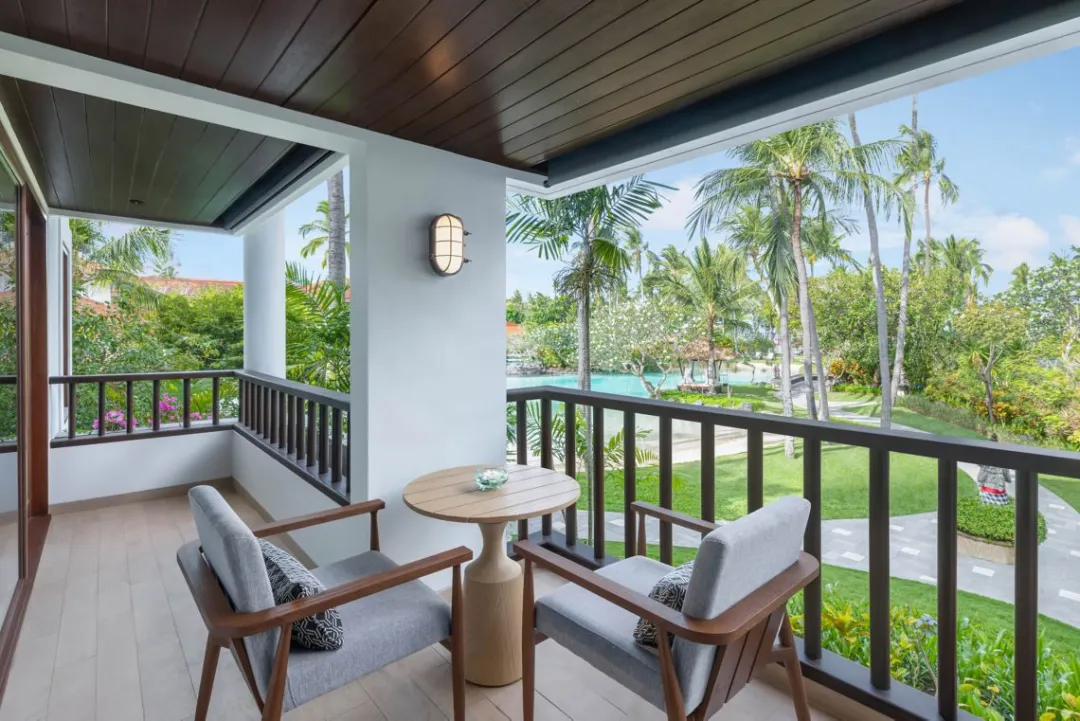 One Bedroom Resort View Suite - Balcony Lounge