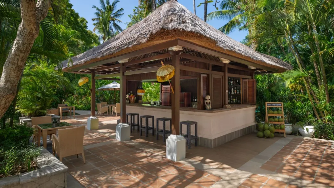 Sapphire Lagoon Bar