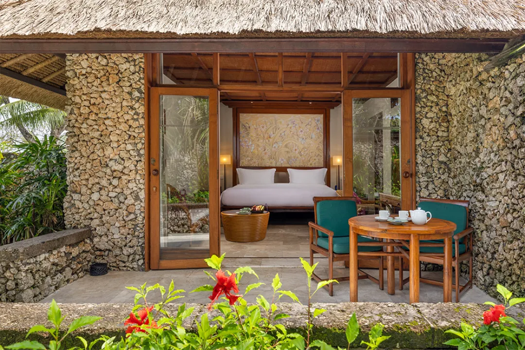 Luxury Lanai Room Garden View - Bedroom View