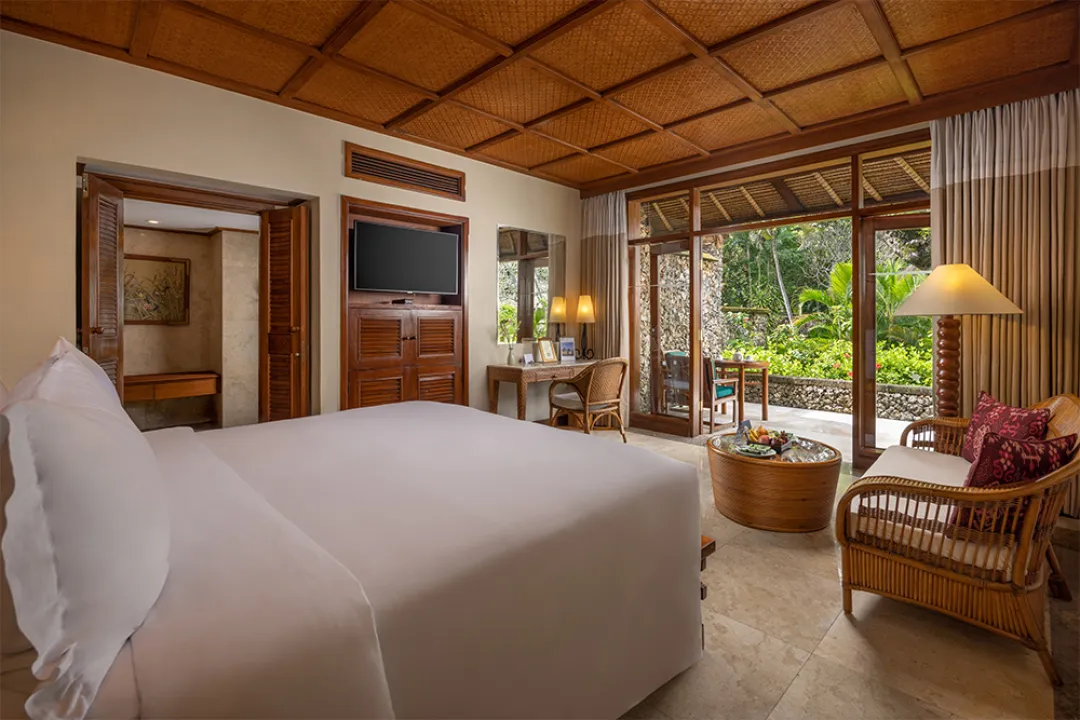 Luxury Lanai Room Garden View - Bedroom
