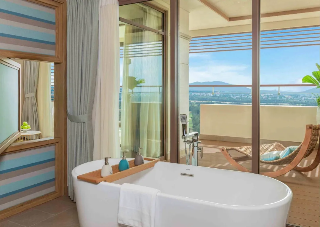Odysseys Travel - Fusion Resort and Villas Danang - Garden Suite - Bathtub