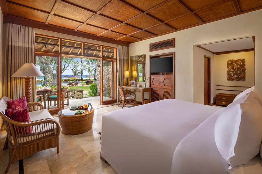 Luxury Lanai Room Ocean View - Bedroom View