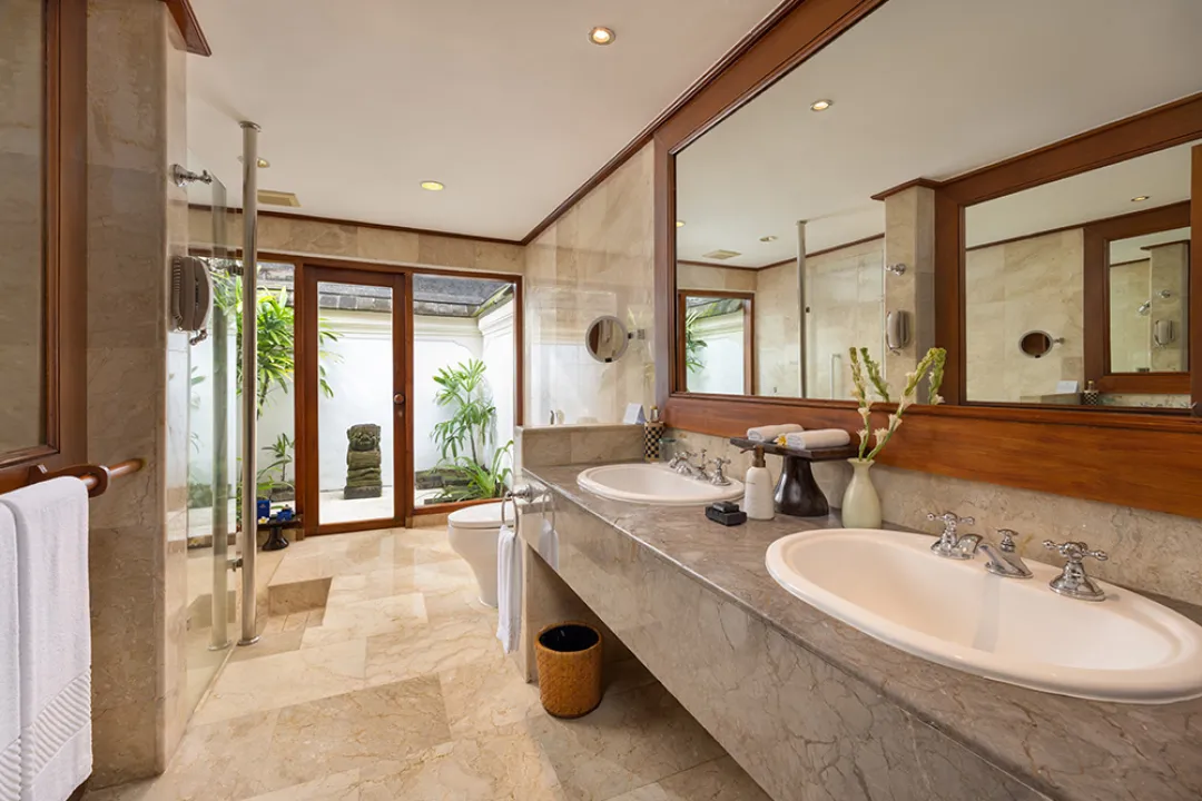 Luxury Lanai Room Partial Ocean View - Bathroom