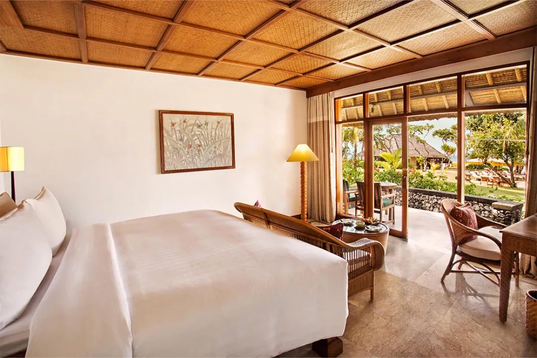 Luxury Lanai Room Partial Ocean View - Bedroom