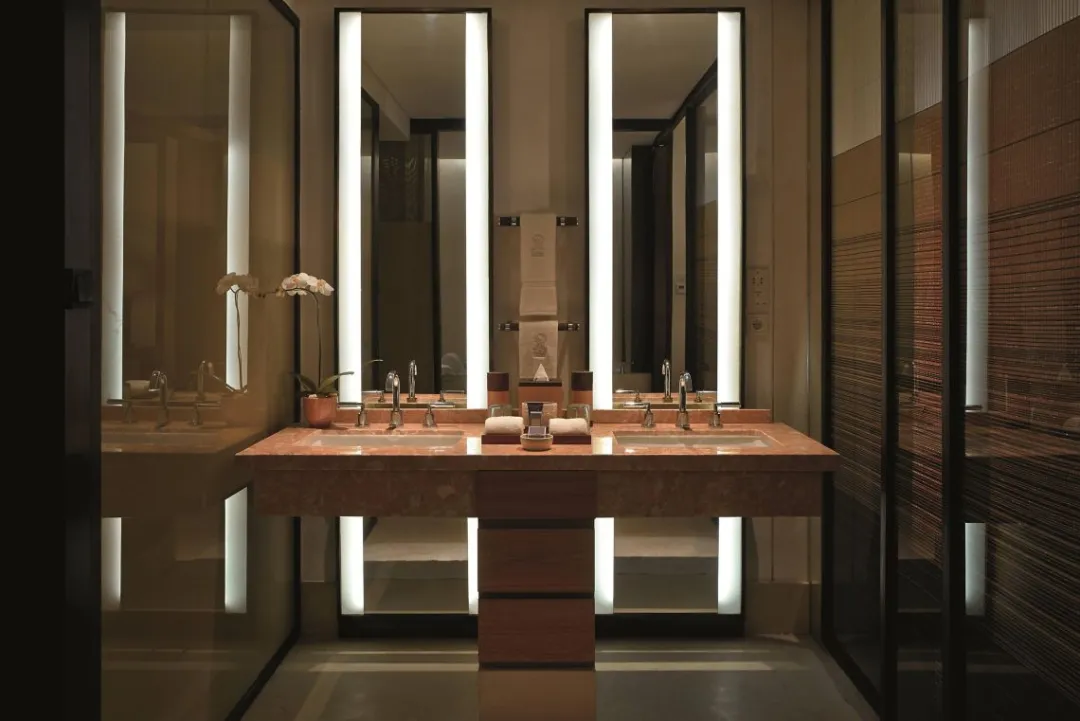 Sawangan Junior Suite Balcony View - Bathroom