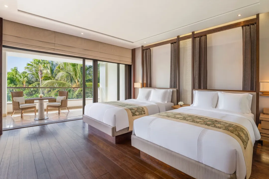 The Ritz-Carlton Suite Balcony View - Twin Bed