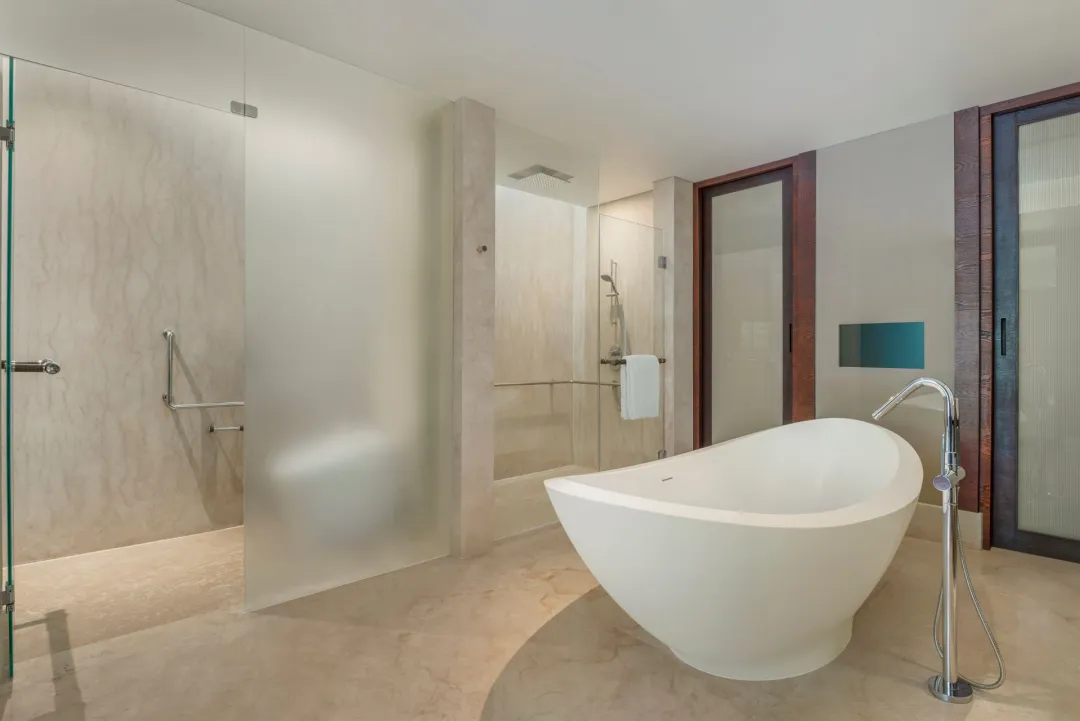 The Ritz-Carlton Suite Lagoon View - Bathroom View