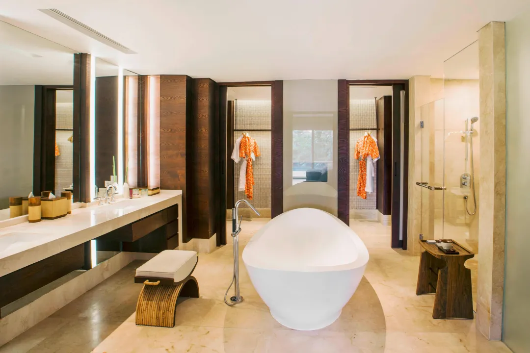 The Ritz-Carlton Suite Lagoon View - Bathroom