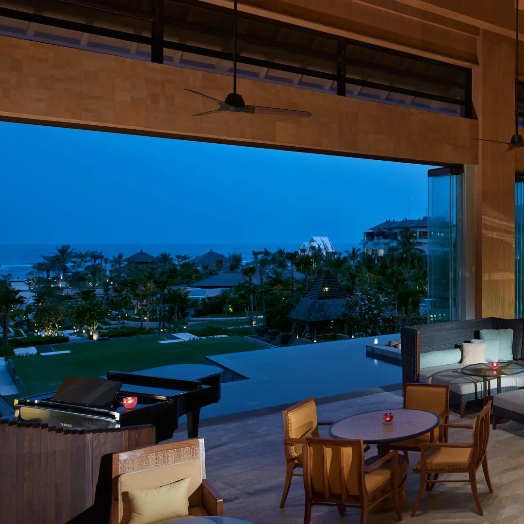 The Ritz-Carlton Lounge & Bar