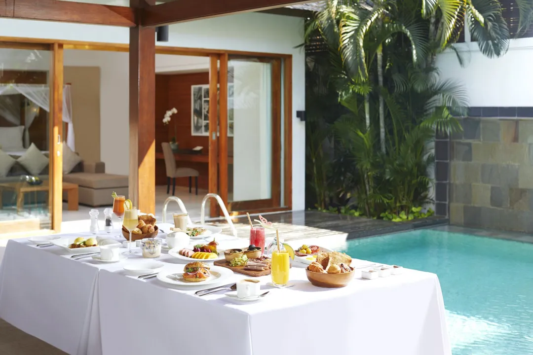 Two Bedroom Royal Courtyard Villa - Pool Dining
