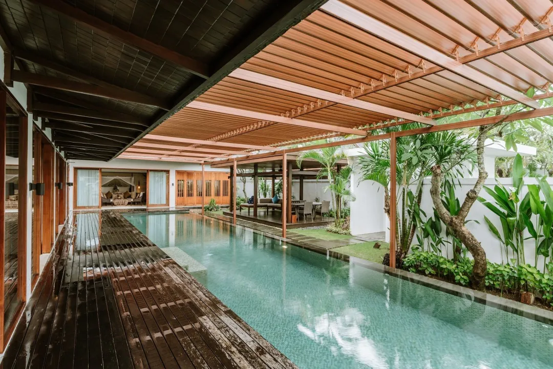 Three Bedroom Royal Courtyard Villa - Pool Lounge