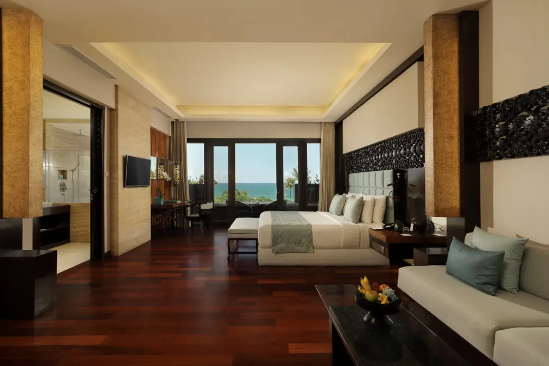 Ocean Suite with Jacuzzi - Bedroom View