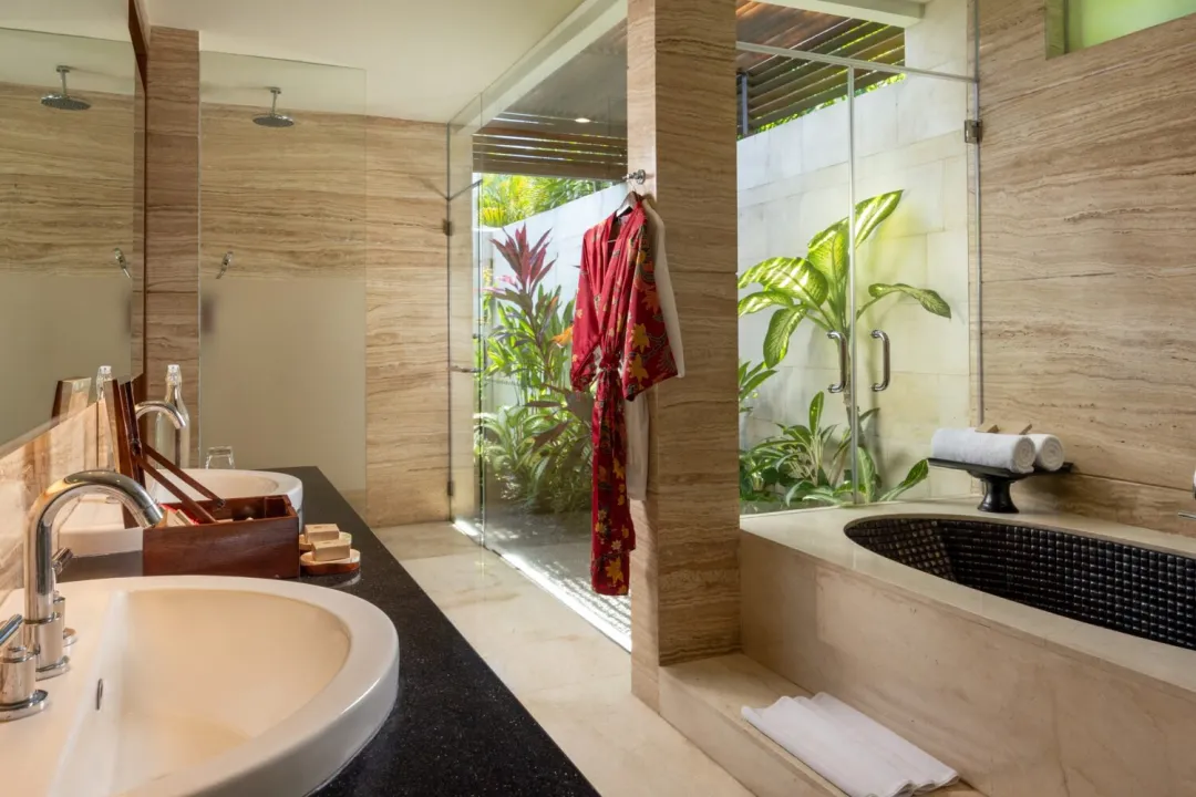 One Bedroom Ocean Pool Villa - Bathroom