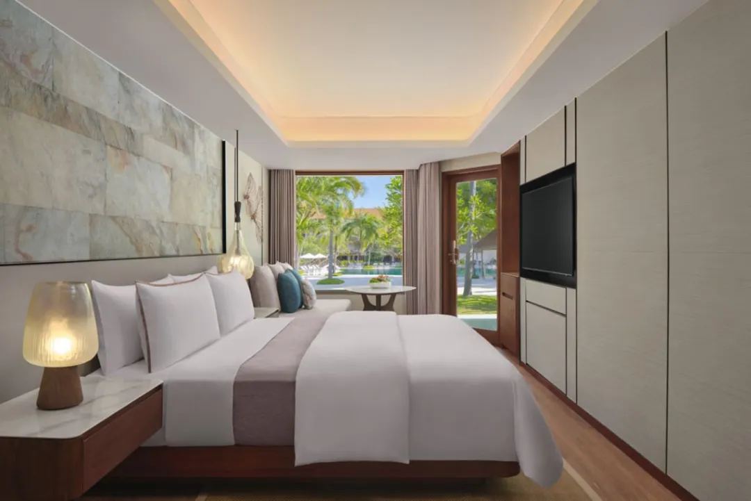 Deluxe Pool Terrace Room - King Bed View