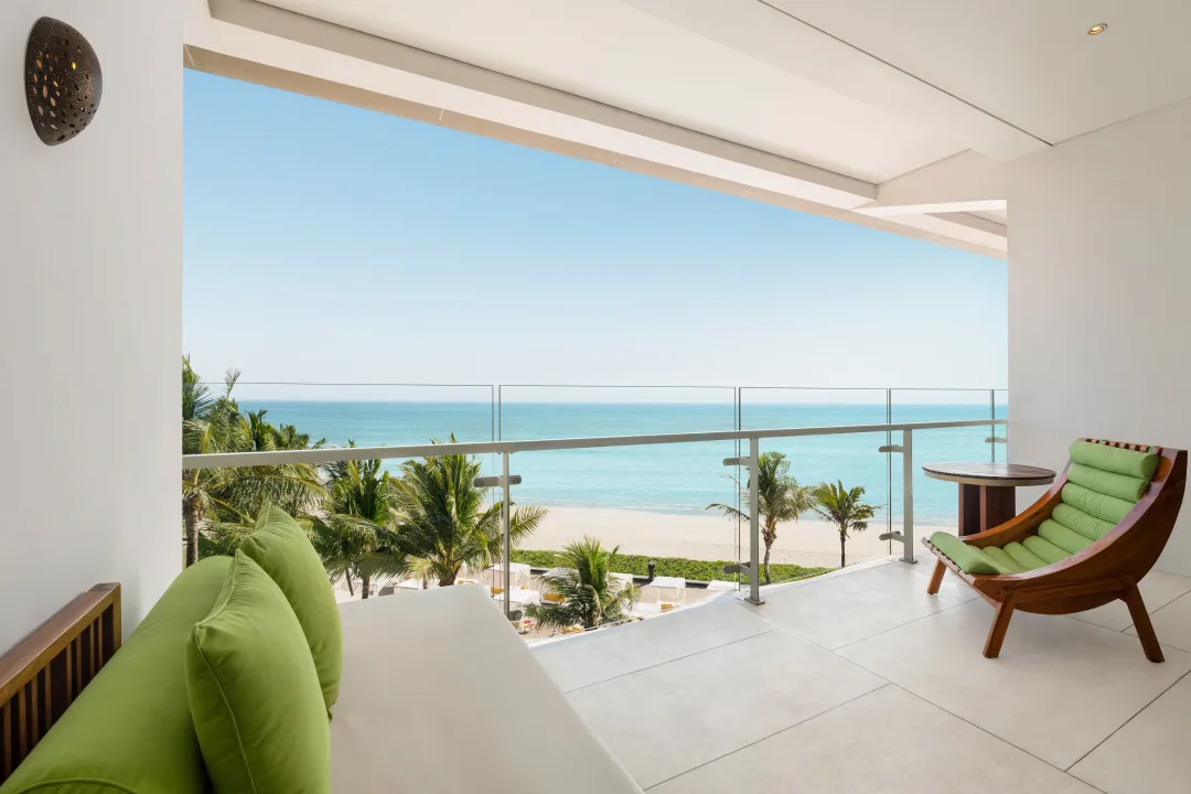 Premier Ocean Facing - Balcony Lounge