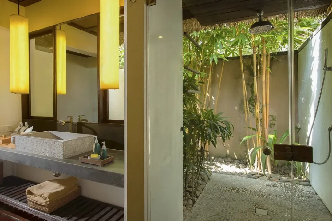 Ananda Segarra Beachfront Suite - Bathroom