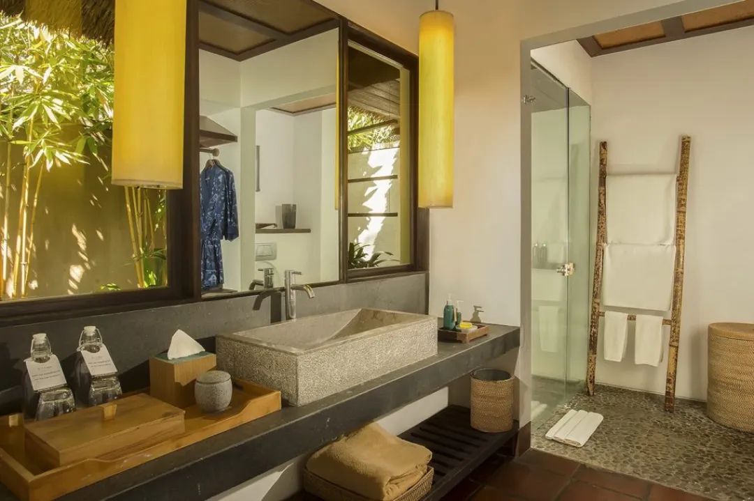 Ananda Segarra Beachfront Villa - Bathroom