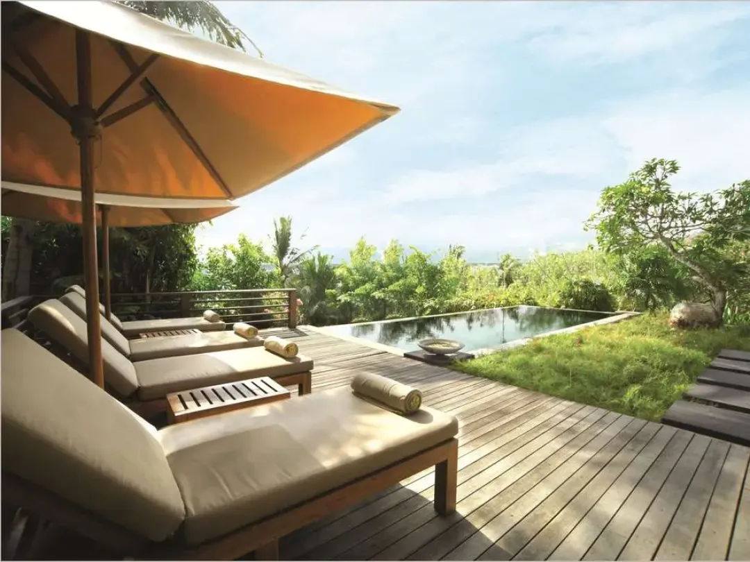 Qunci Villas Resort - Pool Lounge