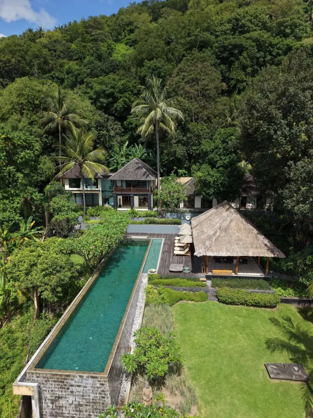 Qunci Villas Resort - Pool Over View