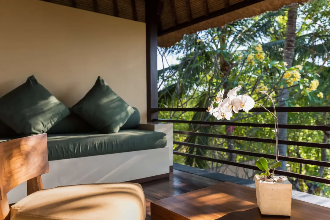 One Bedroom Luxury Villa - Balcony Lounge
