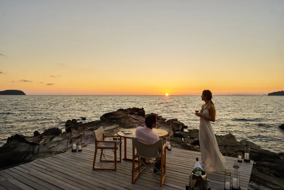 Six Senses Krabey Island - Broad Walk Aeria Drink with Sunset View