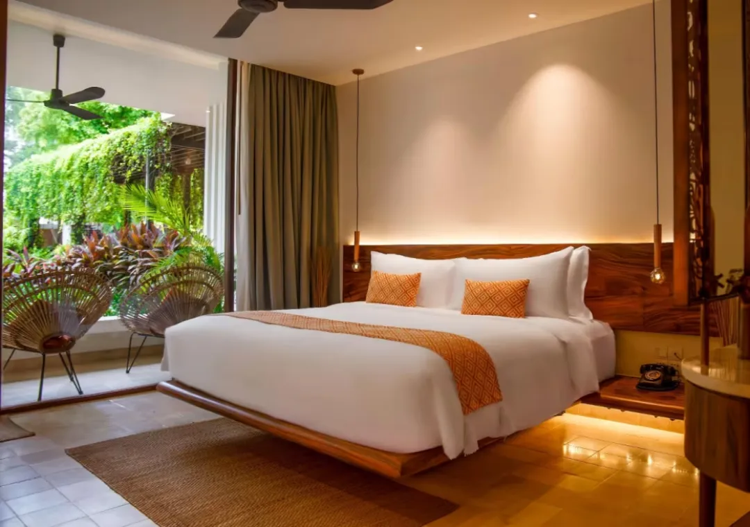 Colonial Premier Room - Bedroom View