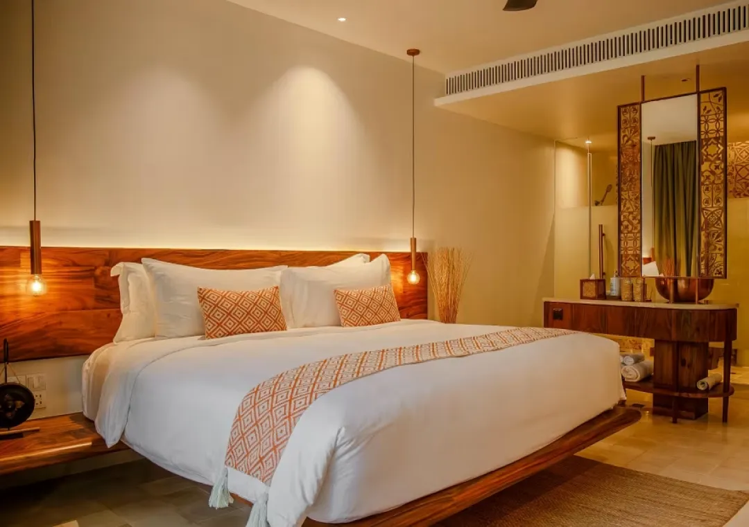 Colonial Pool Access Room - Bedroom View