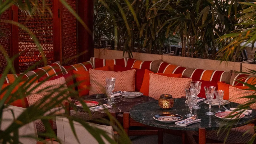 Odysseys Travel - Bab Al Shams - Restaurants - Ninive - Interior