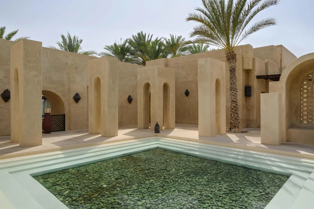 BAS_Mainb_Pond_Courtyard_021-jpg