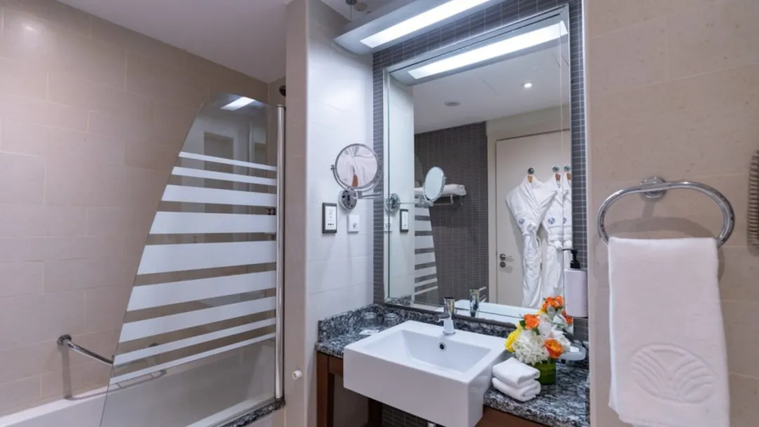 Odysseys Travel - Amwaj Rotana - Rooms - Sea View Room with Balcony - Bathroom