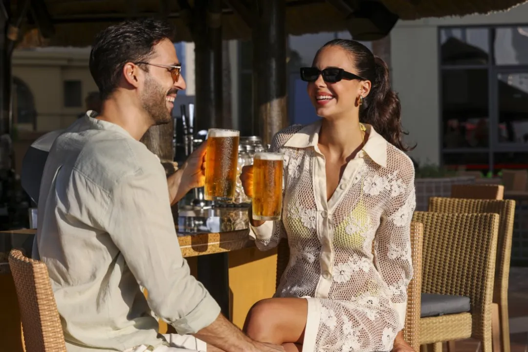 Odysseys Travel - Amwaj Rotana - Restaurants - Sundeck Pool Bar - Interior