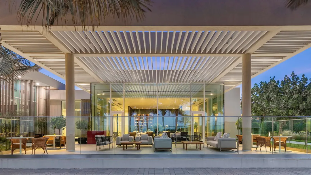 Odysseys Travel - Al Zorah Beach Resort - Aquario Bar - Interior