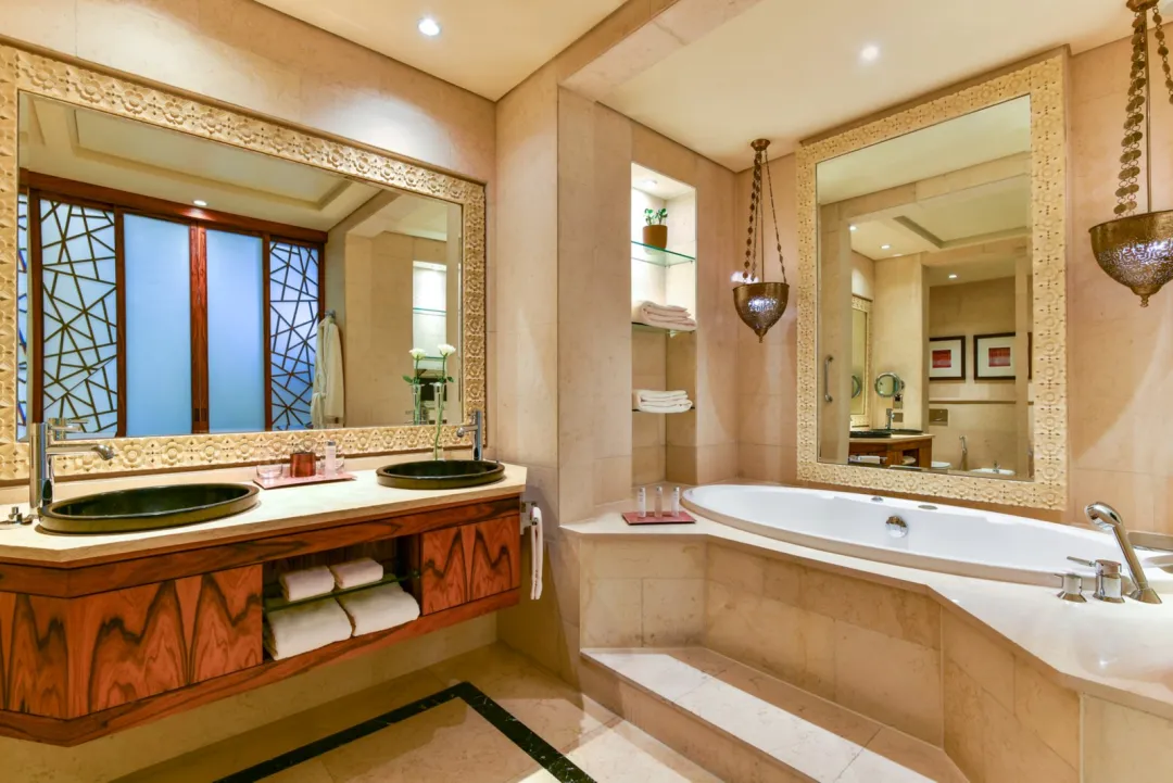Odysseys Travel - Raffles Dubai - Diplomatic Suite Skyline View - Bathroom