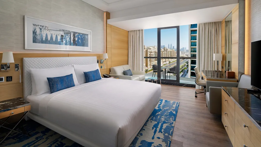 Odysseys Travel - Marriott Resort Palm Jumeirah Dubai - Rooms - Palm Deluxe King - Bedroom (King)