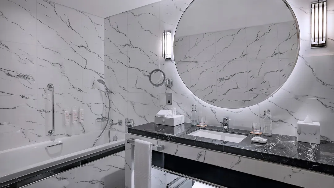 Odysseys Travel - Marriott Resort Palm Jumeirah Dubai - Rooms - Palm Deluxe Double - Bathroom