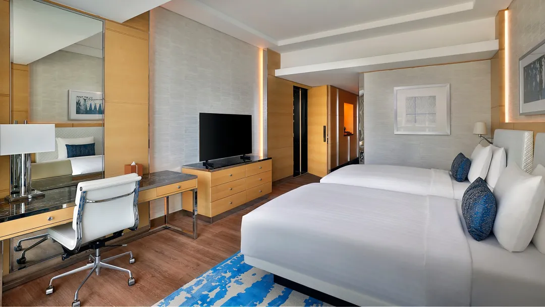 Odysseys Travel - Marriott Resort Palm Jumeirah Dubai - Rooms - Palm Deluxe Family Room - Bedroom