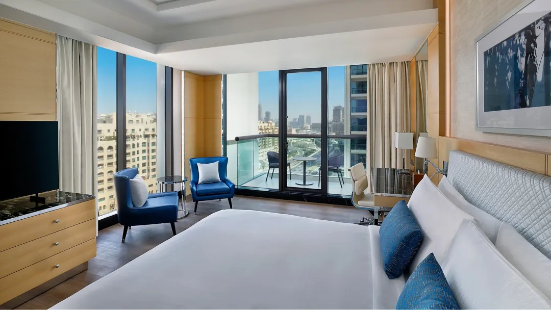 Odysseys Travel - Marriott Resort Palm Jumeirah Dubai - Rooms - Grand Deluxe King - Corner Bedroom