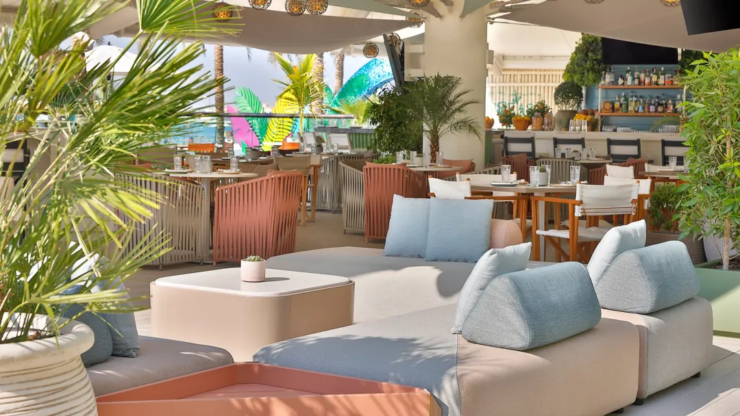 Odysseys Travel - Marriott Resort Palm Jumeirah Dubai - MYAMI Restaurant, Bar & Lounge - Interior set up