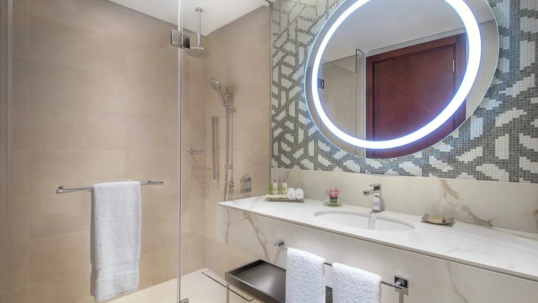 Odysseys Travel - Hilton Doha The Pearl - Rooms - King Studio High Floor with Balcony - Bathroom
