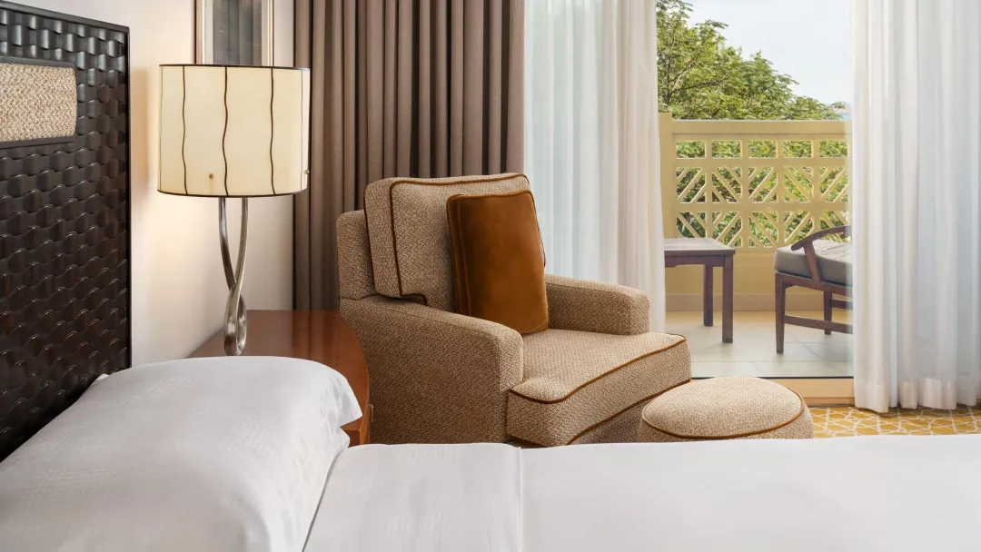 Odysseys Travel - Grand Hyatt Doha - Rooms - King or Twin Club Access - Bedroom