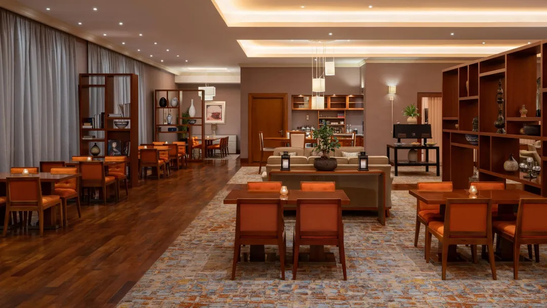 Odysseys Travel - Grand Hyatt Doha - Rooms - King or Twin Club Access - Grand Club Lounge