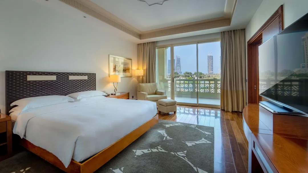 Odysseys Travel - Grand Hyatt Doha - Rooms - Grand Suite King - Bedroom